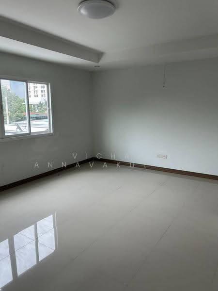 4-BR Townhouse, Bangkok, Phlapphla, Wang Thonglang, Bangkok, 4 Bedrooms, 360 sqm, Townhouse For Rent, by Vichai Annavakulthorn, 500583239 - DDproperty.com