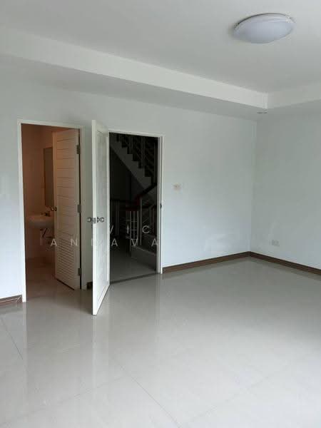 4-BR Townhouse, Bangkok, Phlapphla, Wang Thonglang, Bangkok, 4 Bedrooms, 360 sqm, Townhouse For Rent, by Vichai Annavakulthorn, 500583239 - DDproperty.com
