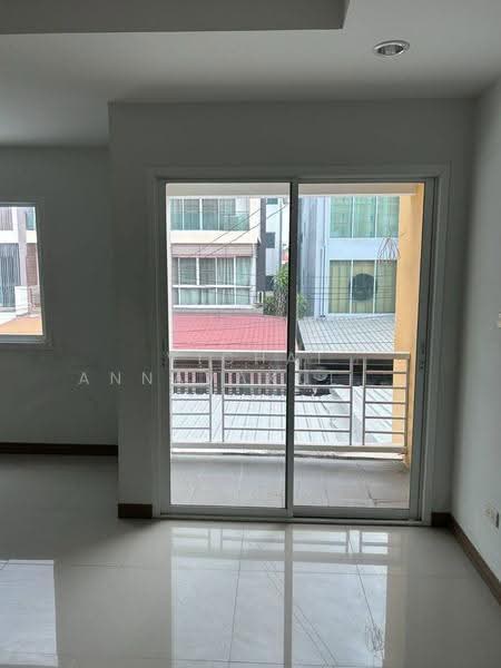4-BR Townhouse, Bangkok, Phlapphla, Wang Thonglang, Bangkok, 4 Bedrooms, 360 sqm, Townhouse For Rent, by Vichai Annavakulthorn, 500583239 - DDproperty.com