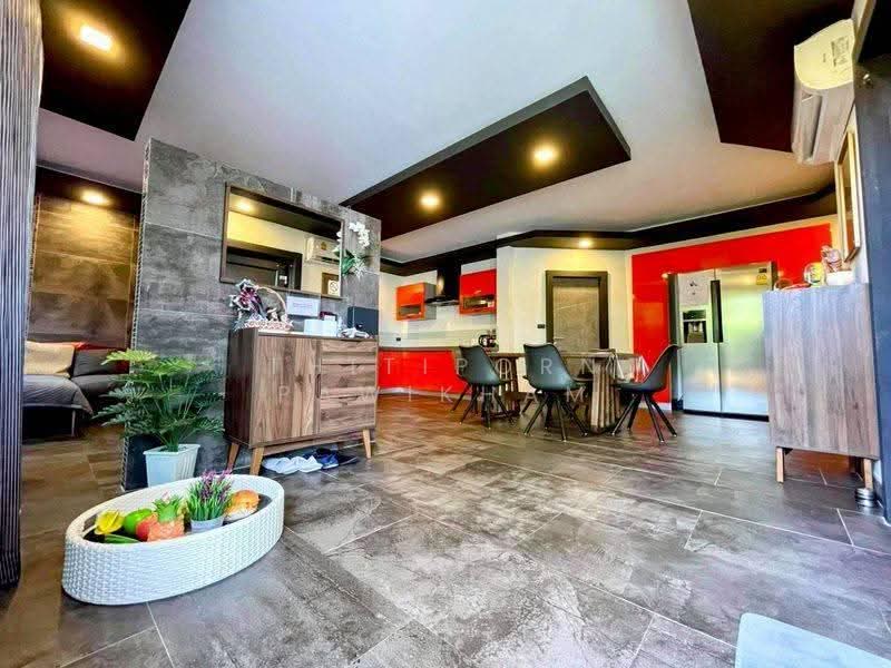 undefined, Chon Buri (Pattaya), Nong Pru, Bang Lamung (Pattaya), Chon Buri (Pattaya), 5 Bedrooms, 300 sqm, Villa For Sale, by Thitiporn Pawikham, 500583250 - DDproperty.com