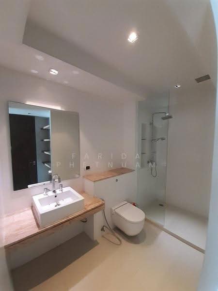 The Lakes, Bangkok, 123 Ratchadaphisek Road, Khlong Toei, Bangkok, 2 Bedrooms, 173 sqm, Condo For Rent, by Farida Phetnuam, 500583462 - DDproperty.com