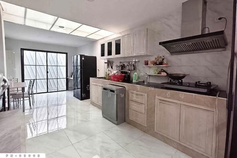 Detached House: Modi Villa Pinklao-Sai 5 Phutthamonthon Sai 5 Road FN-03003, nakhon-pathom, Bang Krathuk, Sam Phran, Nakhon Pathom, 3 Bedrooms, 180 sqm, Single Detached House For Sale, by Benchawarin Pakkawetppisit, 500583489 - DDproperty.com