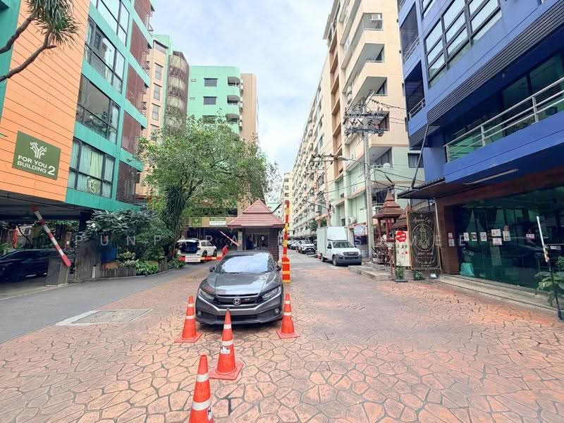 Ratchada City Condominium, Bangkok, 98 Pracha Rat Bamphen 7 Alley, Huai Khwang, Huai Khwang, Bangkok, 1 Bedroom, 32 sqm, Condo For Sale, by Punpapa Rassamee, 500583547 - DDproperty.com