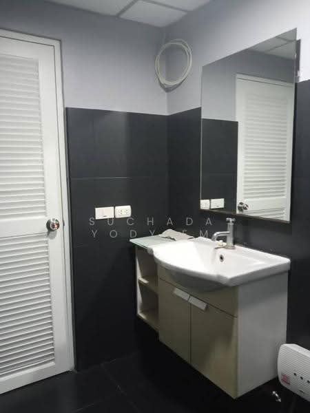 Sukhumvit Suite, Bangkok, 19 Soi Sukhumvit 13, Khlongtoei Nua, Watthana, Bangkok, 1 Bedroom, 56 sqm, Condo For Sale, by Suchada Yodyiem, 500583706 - DDproperty.com