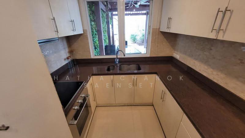 Saranjai Mansion, Bangkok, Soi Sukhumvit 6, Khlong Toei, Bangkok, 3 Bedrooms, 214 sqm, Condo For Rent, by Hathaichanok Saenset, 500584444 - DDproperty.com