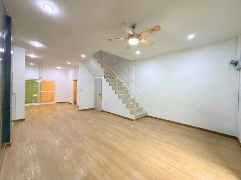 ทาวน์เฮ้าส์ 3 ชั้น ประชาราษฎร์บำเพ็ญ 26, bangkok, Samsen Nok, Huai Khwang, Bangkok, 4 Bedrooms, 170 sqm, Townhouse For Sale, by Punpapa Rassamee, 500584742 - DDproperty.com