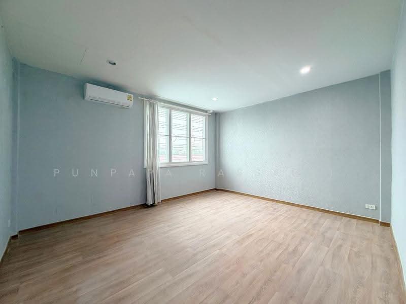 ทาวน์เฮ้าส์ 3 ชั้น ประชาราษฎร์บำเพ็ญ 26, bangkok, Samsen Nok, Huai Khwang, Bangkok, 4 Bedrooms, 170 sqm, Townhouse For Sale, by Punpapa Rassamee, 500584742 - DDproperty.com