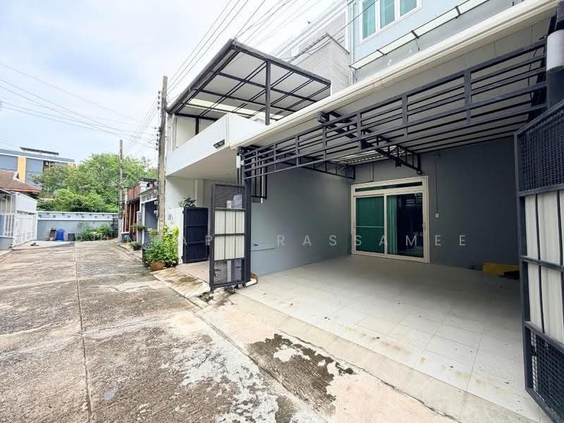 ทาวน์เฮ้าส์ 3 ชั้น ประชาราษฎร์บำเพ็ญ 26, กรุงเทพ, สามเสนนอก, ห้วยขวาง, กรุงเทพ, 170 ตร.ม., ทาวน์เฮ้าส์ ขาย, โดย Punpapa Rassamee, 500584742 - DDproperty.com