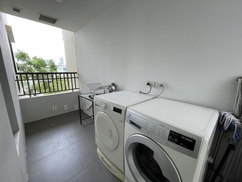The Lanai Sathorn, Bangkok, Soi Yen Akart 2, Chong Nonsi, Yan Nawa, Bangkok, 2 Bedrooms, 132 sqm, Condo For Rent, by Tanayot Ussawamaytee, 500584857 - DDproperty.com