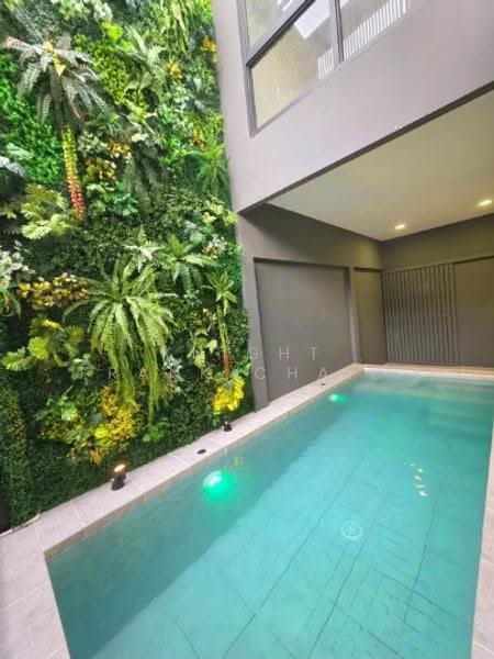 House in Sukhumvit, bangkok, Bang Chak, Phra Khanong, Bangkok, 3 Bedrooms, 250 sqm, Single Detached House For Rent, by Knight Frank Chartered (Thailand) Co.,Ltd, 500585127 - DDproperty.com