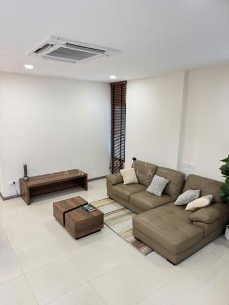 House in Sukhumvit, bangkok, Bang Chak, Phra Khanong, Bangkok, 3 Bedrooms, 250 sqm, Single Detached House For Rent, by Knight Frank Chartered (Thailand) Co.,Ltd, 500585127 - DDproperty.com