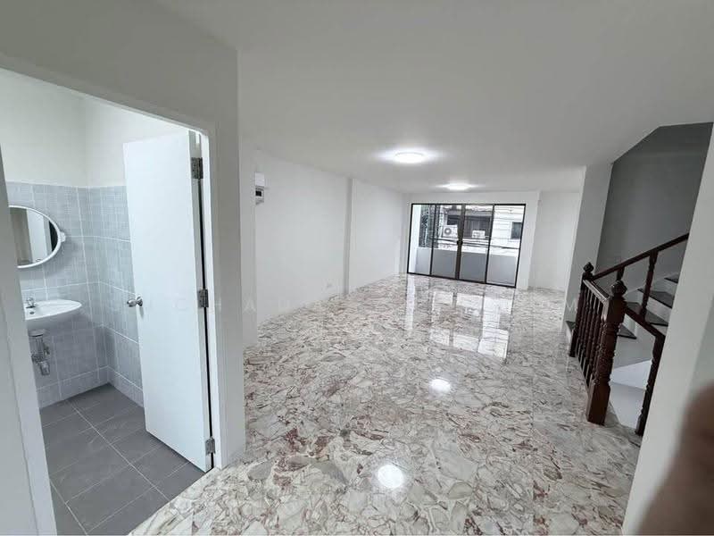 undefined, bangkok, Bang Lam Phu Lang, Khlong San, Bangkok, 3 Bedrooms, 350 sqm, Townhouse For Sale, by Suchada Yodyiem, 500585189 - DDproperty.com