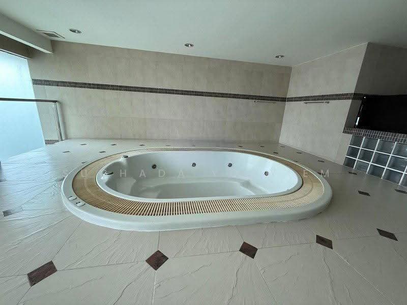 Baan Klang Krung Siam-Pathumwan, bangkok, Petchburi Road, Thanon Phetchaburi, Ratchathewi, Bangkok, 1 Bedroom, 56 sqm, Condo For Sale, by Suchada Yodyiem, 500585210 - DDproperty.com