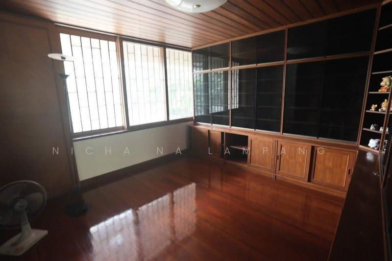 4-BR House, bangkok, Khlong Tan Nua, Watthana, Bangkok, 4 Bedrooms, 2,376 sqm, Single Detached House For Sale, by Nicha Na Lampang, 500585747 - DDproperty.com