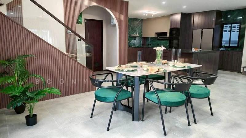 5-BR Villa, chon-buri, Nong Pru, Bang Lamung (Pattaya), Chon Buri (Pattaya), 5 Bedrooms, 280 sqm, Villa For Sale, by Boonyanuch Unna, 500585785 - DDproperty.com