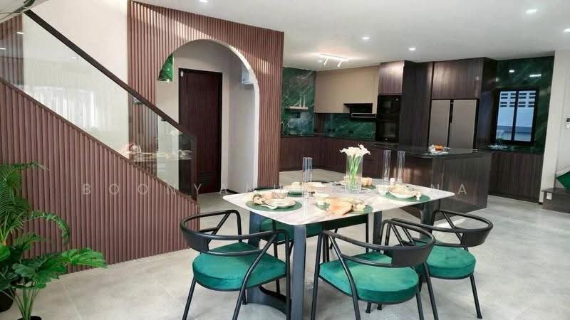 5-BR Villa, chon-buri, Nong Pru, Bang Lamung (Pattaya), Chon Buri (Pattaya), 5 Bedrooms, 280 sqm, Villa For Sale, by Boonyanuch Unna, 500585785 - DDproperty.com