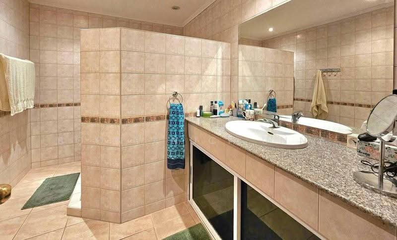 View Talay 2, chon-buri, Thap Phraya Road, Nong Pru, Bang Lamung (Pattaya), Chon Buri (Pattaya), 2 Bedrooms, 306 sqm, Condo For Sale, by Boonyanuch Unna, 500585988 - DDproperty.com