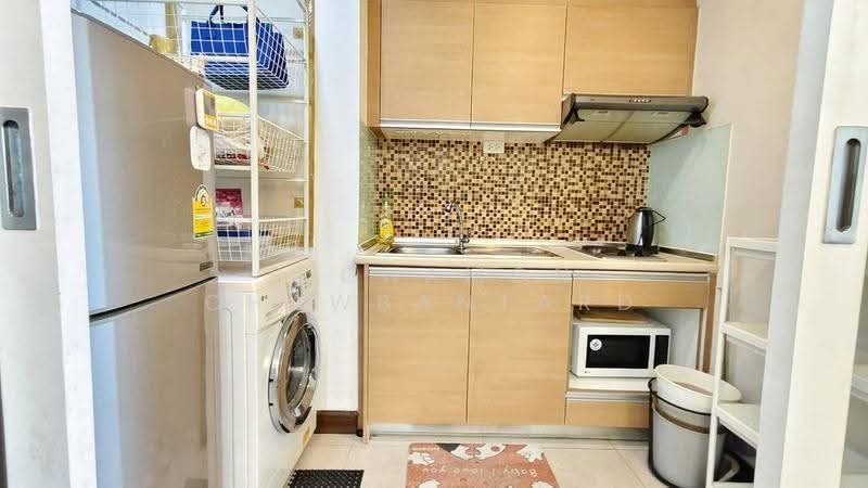 Le Luk Condominium, bangkok, 1599 291 Sukhumvit Rd, Phra Kanong Nua, Watthana, Bangkok, 1 Bedroom, 52 sqm, Condo For Rent, by Pichamon Chawbantard, 500585994 - DDproperty.com