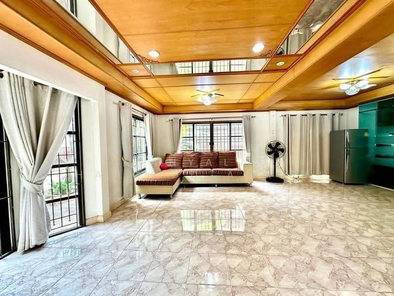 5-BR House, chon-buri, Surasak, Si Racha, Chon Buri (Pattaya), 5 Bedrooms, 377 sqm, Single Detached House For Sale, by Thanyalag Chanchodtanakul, 500586013 - DDproperty.com