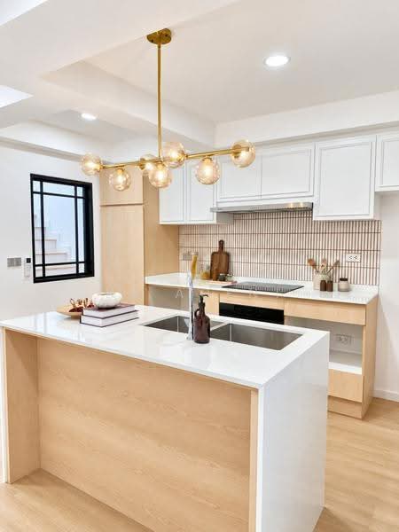 Khlongtan Nivet, bangkok, 20 Soi Pridi Banomyong 42, Khlong Tan Nua, Watthana, Bangkok, 3 Bedrooms, 192 sqm, Townhouse For Rent, by NR AGENT, 500586020 - DDproperty.com