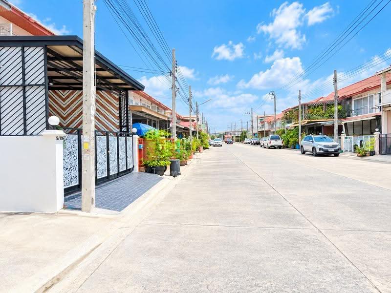 หมู่บ้านร่มทิพย์ ปาร์ค ถนนหทัยราษฎร์33 คลองสามวา, bangkok, หทัยราษฎร์33, Bang Chun, Khlong Sam Wa, Bangkok, 4 Bedrooms, 120 sqm, Townhouse For Sale, by นภัสศรณ์ วงศ์สินไทยกร (นันท์), 500586033 - DDproperty.com