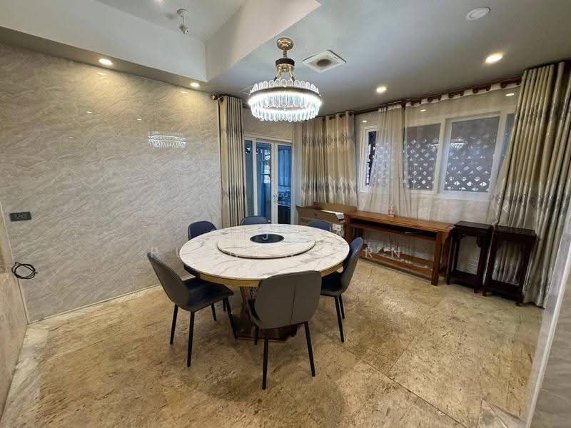 4-BR Villa, Chon Buri (Pattaya), Nong Pru, Bang Lamung (Pattaya), Chon Buri (Pattaya), 4 Bedrooms, 288 sqm, Villa For Sale, by Sujika Puangngern, 500586086 - DDproperty.com