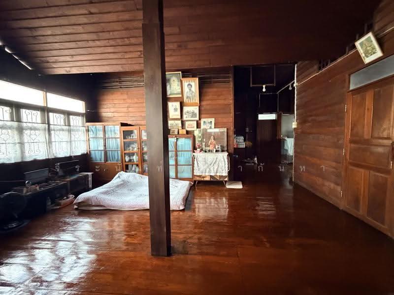 240 Sq.wah Land with Buildings on Arak Road, Chiang Mai Old City, chiang-mai, Sri Phum, Muang Chiang Mai, Chiang Mai, 10+ Bedrooms, 500 sqm, Single Detached House For Sale, by จีระนันท์ หล้ากันหา, 500586225 - DDproperty.com