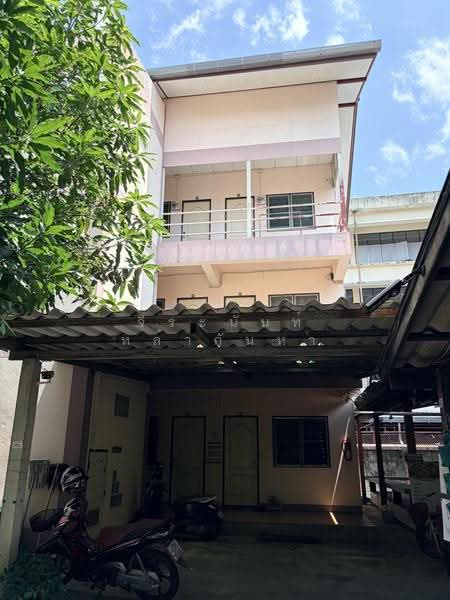 240 Sq.wah Land with Buildings on Arak Road, Chiang Mai Old City, chiang-mai, Sri Phum, Muang Chiang Mai, Chiang Mai, 10+ Bedrooms, 500 sqm, Single Detached House For Sale, by จีระนันท์ หล้ากันหา, 500586225 - DDproperty.com