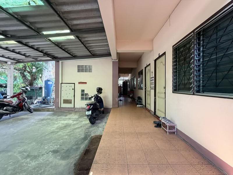 240 Sq.wah Land with Buildings on Arak Road, Chiang Mai Old City, chiang-mai, Sri Phum, Muang Chiang Mai, Chiang Mai, 10+ Bedrooms, 500 sqm, Single Detached House For Sale, by จีระนันท์ หล้ากันหา, 500586225 - DDproperty.com