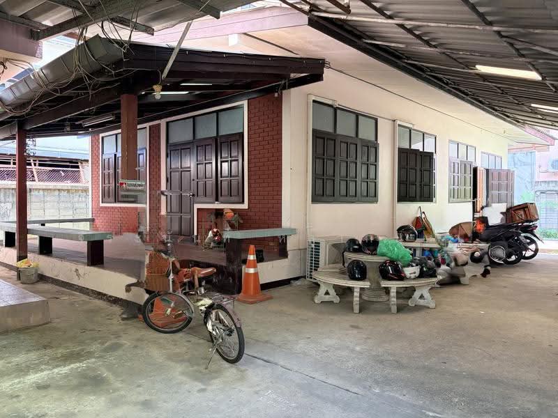240 Sq.wah Land with Buildings on Arak Road, Chiang Mai Old City, chiang-mai, Sri Phum, Muang Chiang Mai, Chiang Mai, 10+ Bedrooms, 500 sqm, Single Detached House For Sale, by จีระนันท์ หล้ากันหา, 500586225 - DDproperty.com