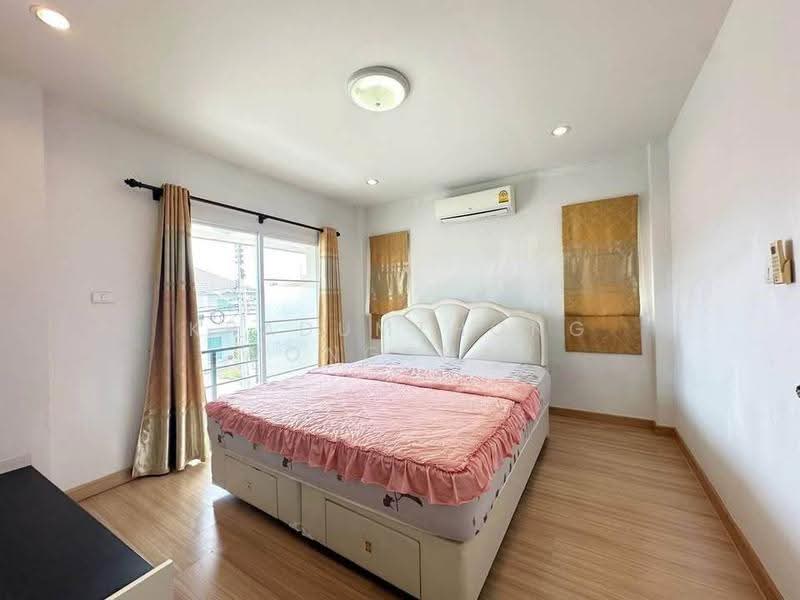 EDGE Central Pattaya, chon-buri, Pattaya Sai Song, Bang Lamung, Bang Lamung (Pattaya), Chon Buri (Pattaya), 3 Bedrooms, 204 sqm, Condo For Rent, by Kradumthong Wongchan, 500586287 - DDproperty.com
