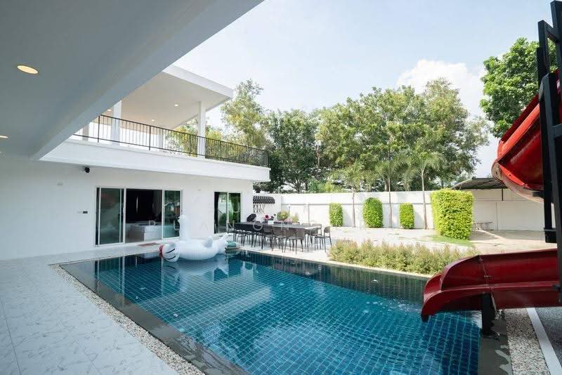 6-BR Villa, chon-buri, Huai Yai, Bang Lamung (Pattaya), Chon Buri (Pattaya), 6 Bedrooms, 446 sqm, Villa For Rent, by Sujika Puangngern, 500586368 - DDproperty.com
