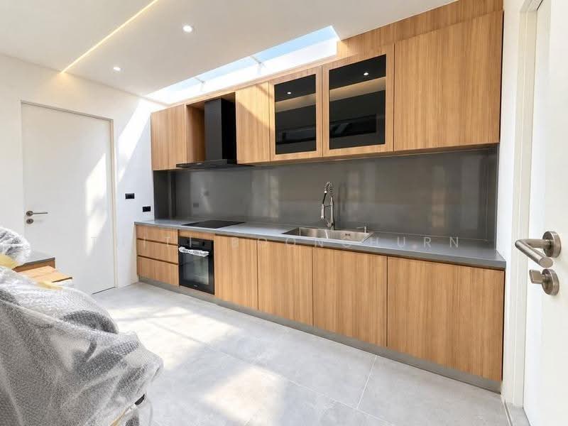 Detached House, Soi Yen Akart, Sathorn, bangkok, Chong Nonsi, Yan Nawa, Bangkok, 8 Bedrooms, 550 sqm, Single Detached House For Rent, by Thiti Boonchurn, 500586383 - DDproperty.com