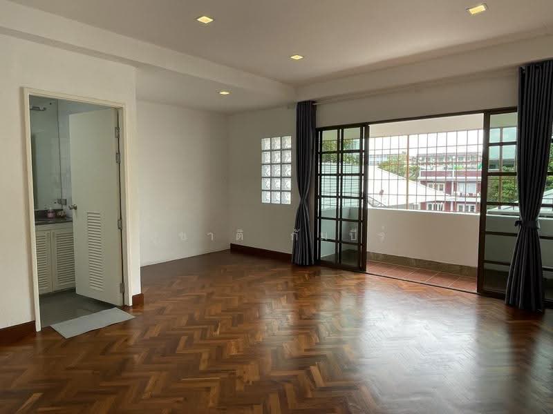 Rent Large Home Office Ekkamai 22, bangkok, Khlong Tan Nua, Watthana, Bangkok, , 450 sqm, Office Space For Rent, by Suchart Gambhir, 500586697 - DDproperty.com