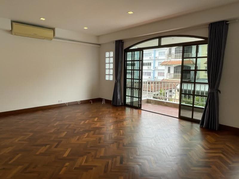 Rent Large Home Office Ekkamai 22, bangkok, Khlong Tan Nua, Watthana, Bangkok, , 450 sqm, Office Space For Rent, by Suchart Gambhir, 500586697 - DDproperty.com