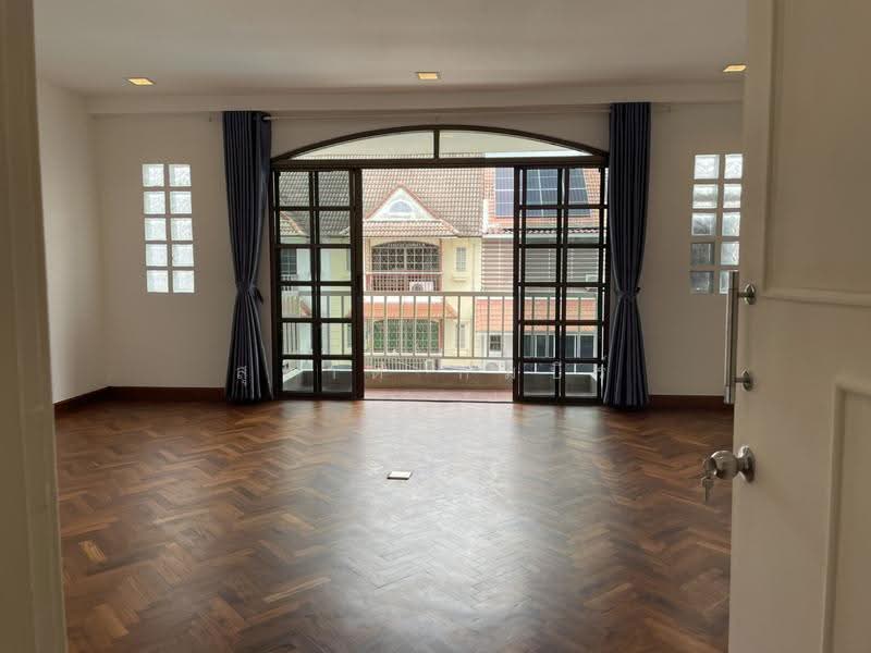 Rent Large Home Office Ekkamai 22, bangkok, Khlong Tan Nua, Watthana, Bangkok, , 450 sqm, Office Space For Rent, by Suchart Gambhir, 500586697 - DDproperty.com