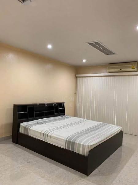 3.5-story commercial building near Talat Phlu, bangkok, -, Talat Plu, Thon Buri, Bangkok, , 250 sqm, Shophouse For Sale, by Connex Property, 500586731 - DDproperty.com