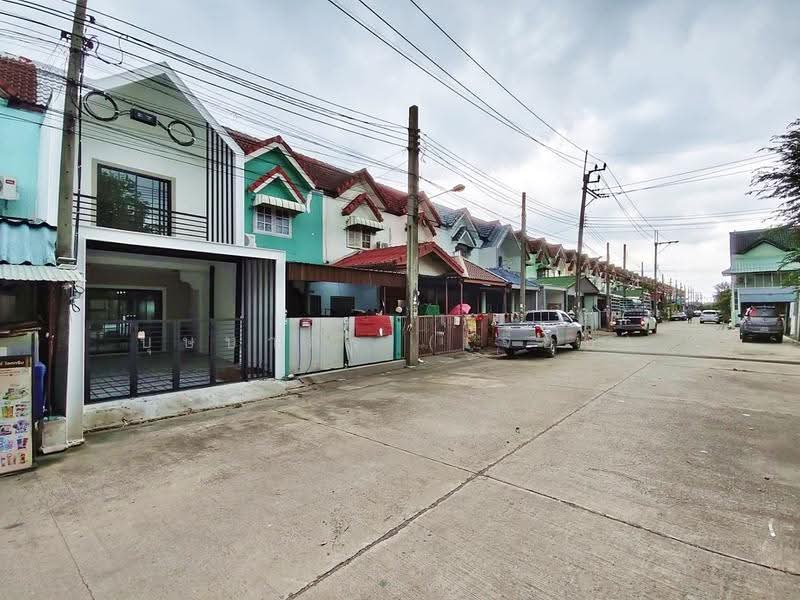 บ้านสวย ถนนเมน ตรงข้ามสวน ซอยกันตนา หมู่บ้านพร้อมจิต บางใหญ่, nonthaburi, กาญจนาภิเษก, Bang Yai, Nonthaburi, 2 Bedrooms, 100 sqm, Townhouse For Sale, by บุษบากร (เจี๊ยบ), 500586778 - DDproperty.com