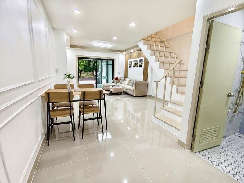 บ้านสวย ถนนเมน ตรงข้ามสวน ซอยกันตนา หมู่บ้านพร้อมจิต บางใหญ่, nonthaburi, กาญจนาภิเษก, Bang Yai, Nonthaburi, 2 Bedrooms, 100 sqm, Townhouse For Sale, by บุษบากร (เจี๊ยบ), 500586778 - DDproperty.com