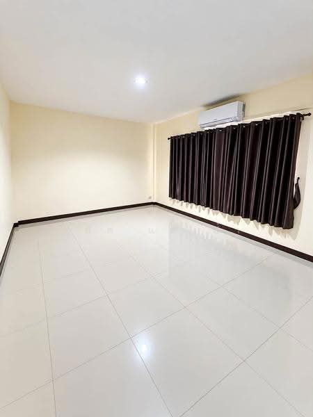 ให้เช่าบ้านเดี่ยวพื้นที่เยอะมาก ใกล้ รพ.สมเด็จ ณ ศรีราชา, chon-buri, Si Racha, Chon Buri (Pattaya), 3 Bedrooms, 400 sqm, Single Detached House For Rent, by Dusit Saengfa, 500586796 - DDproperty.com