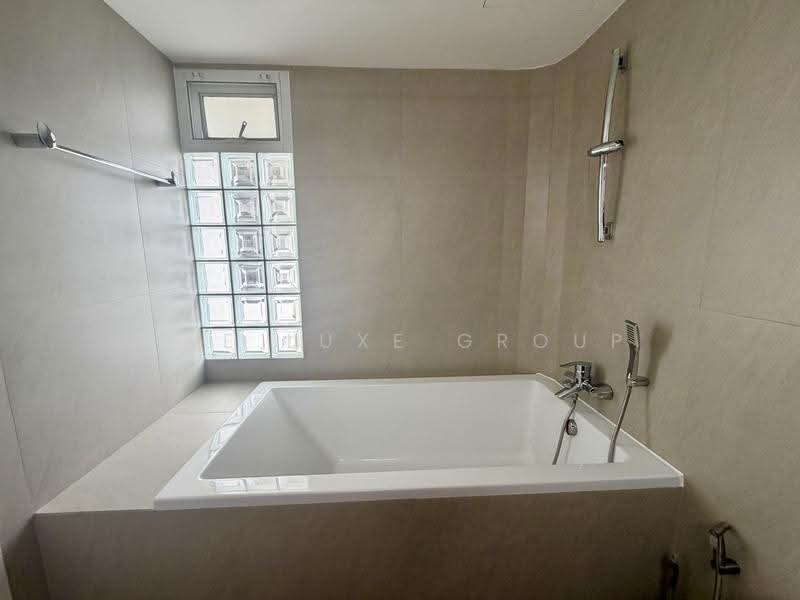 D.S. Tower 1 Sukhumvit 33, bangkok, Soi Phrom Chit, Khlong Tan Nua, Watthana, Bangkok, 3 Bedrooms, 250 sqm, Condo For Rent, by The Luxe Group, 500586918 - DDproperty.com