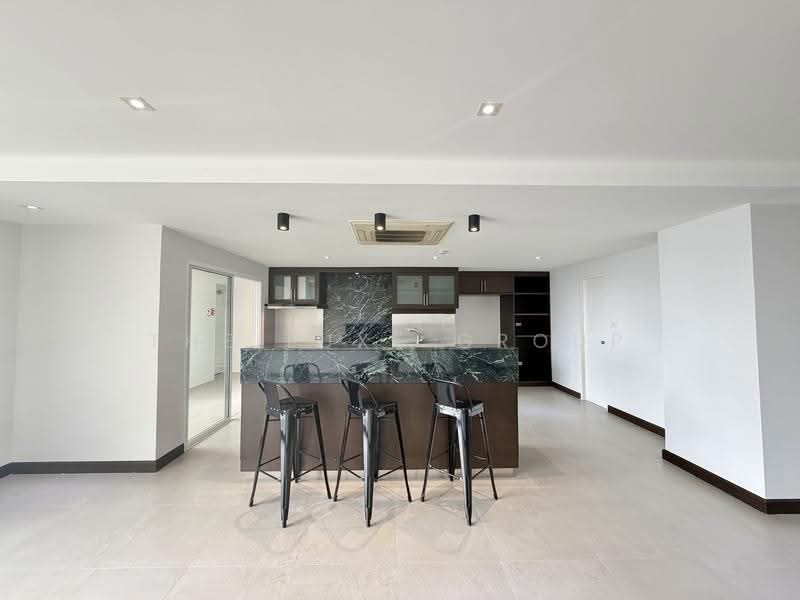 D.S. Tower 1 Sukhumvit 33, bangkok, Soi Phrom Chit, Khlong Tan Nua, Watthana, Bangkok, 3 Bedrooms, 250 sqm, Condo For Rent, by The Luxe Group, 500586918 - DDproperty.com