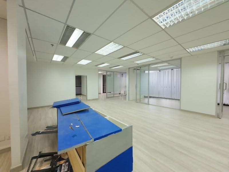 Chamnan Phenjati Business Center : อาคาร ชำนาญเพ็ญชาติ บิสเนสเซ็นเตอร์, กรุงเทพ, ห้วยขวาง, กรุงเทพ, 181 ตร.ม., สำนักงาน ให้เช่า, โดย Khun Nest, 500587222 - DDproperty.com