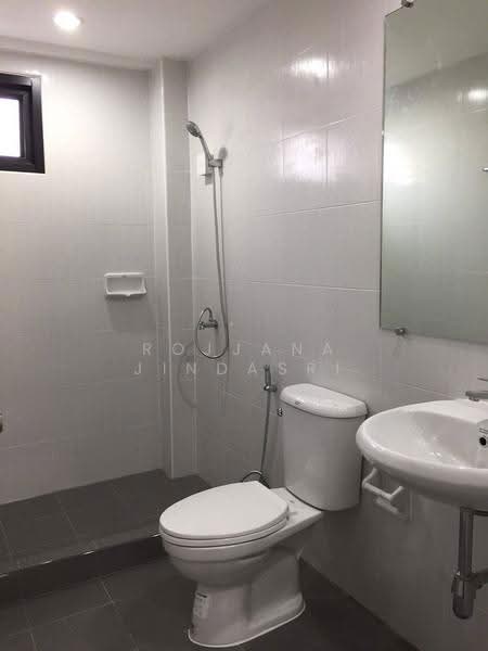 3-BR Townhouse, bangkok, Suan Luang, Bangkok, 3 Bedrooms, 200 sqm, Townhouse For Rent, by Rojjana Jindasri, 500587370 - DDproperty.com