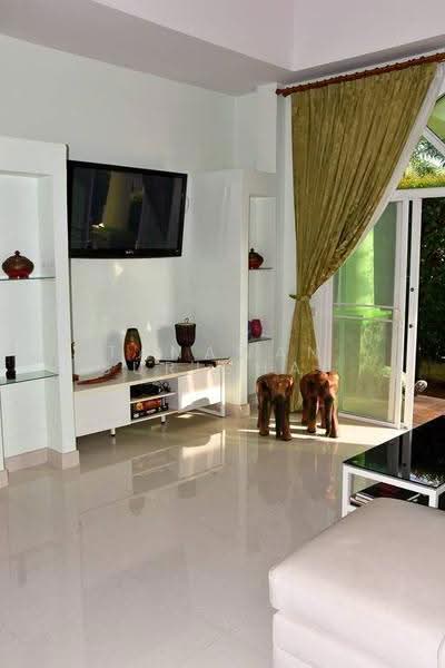 Baan Dusit Pattaya Lake, chon-buri, Entrance Road, Huai Yai, Bang Lamung (Pattaya), Chon Buri (Pattaya), 6 Bedrooms, 360 sqm, Single Detached House For Sale, by Tanawan Surichai, 500587679 - DDproperty.com