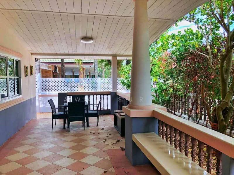 Baan Dusit Pattaya Lake, chon-buri, Entrance Road, Huai Yai, Bang Lamung (Pattaya), Chon Buri (Pattaya), 4 Bedrooms, 230 sqm, Single Detached House For Sale, by Tanawan Surichai, 500587698 - DDproperty.com