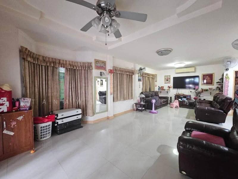5-BR House, chon-buri, Nong Pru, Bang Lamung (Pattaya), Chon Buri (Pattaya), 5 Bedrooms, 448 sqm, Single Detached House For Sale, by Tanawan Surichai, 500588026 - DDproperty.com