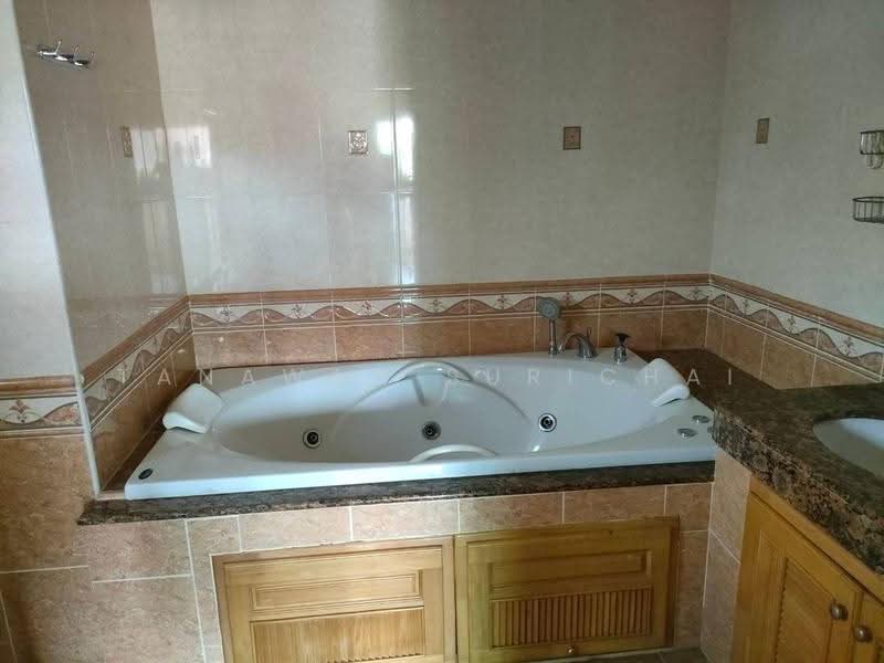 5-BR House, chon-buri, Nong Pru, Bang Lamung (Pattaya), Chon Buri (Pattaya), 5 Bedrooms, 448 sqm, Single Detached House For Sale, by Tanawan Surichai, 500588026 - DDproperty.com