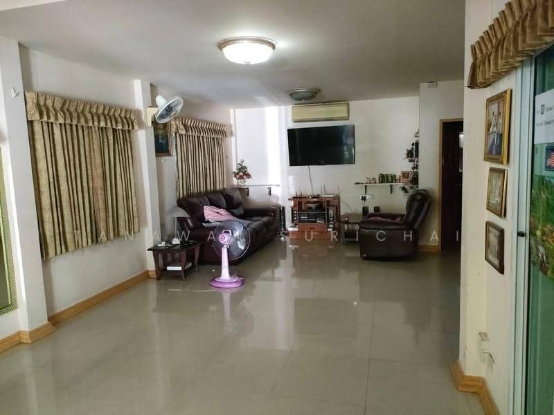5-BR House, chon-buri, Nong Pru, Bang Lamung (Pattaya), Chon Buri (Pattaya), 5 Bedrooms, 448 sqm, Single Detached House For Sale, by Tanawan Surichai, 500588026 - DDproperty.com