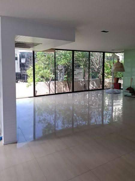 Supalai Place Sukhumvit 39 : ศุภาลัย เพลส สุขุมวิท 39, กรุงเทพ, 175-179 ซอยสุขุมวิท 39 ถนนสุขุมวิท แขวงคลองตันเหนือ เขตวัฒนา กรุงเทพมหานคร, คลองตันเหนือ, วัฒนา, กรุงเทพ, 214 ตร.ม., คอนโด ขาย, โดย Anthea Khwanngam, 500588112 - DDproperty.com